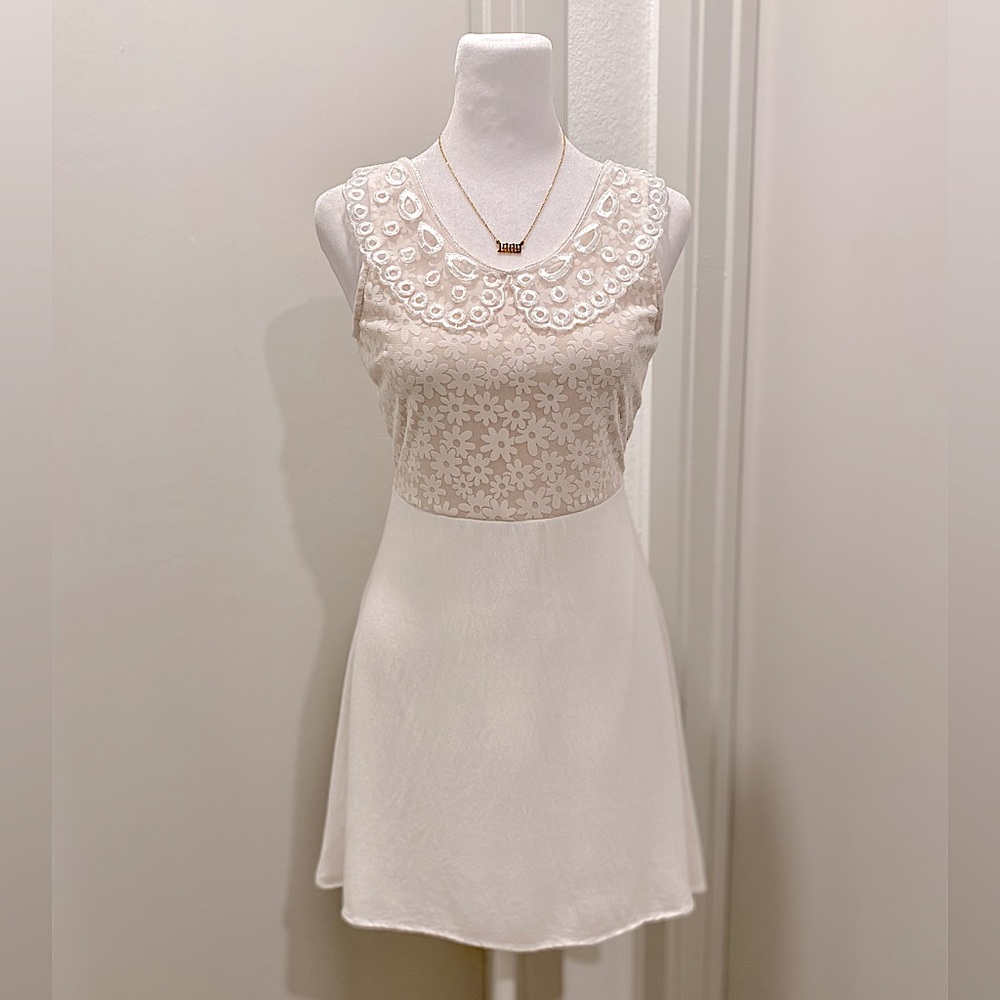 Solemio Ivory White Collared Boho Floral Daisy Mesh Collared Mini Dress - S